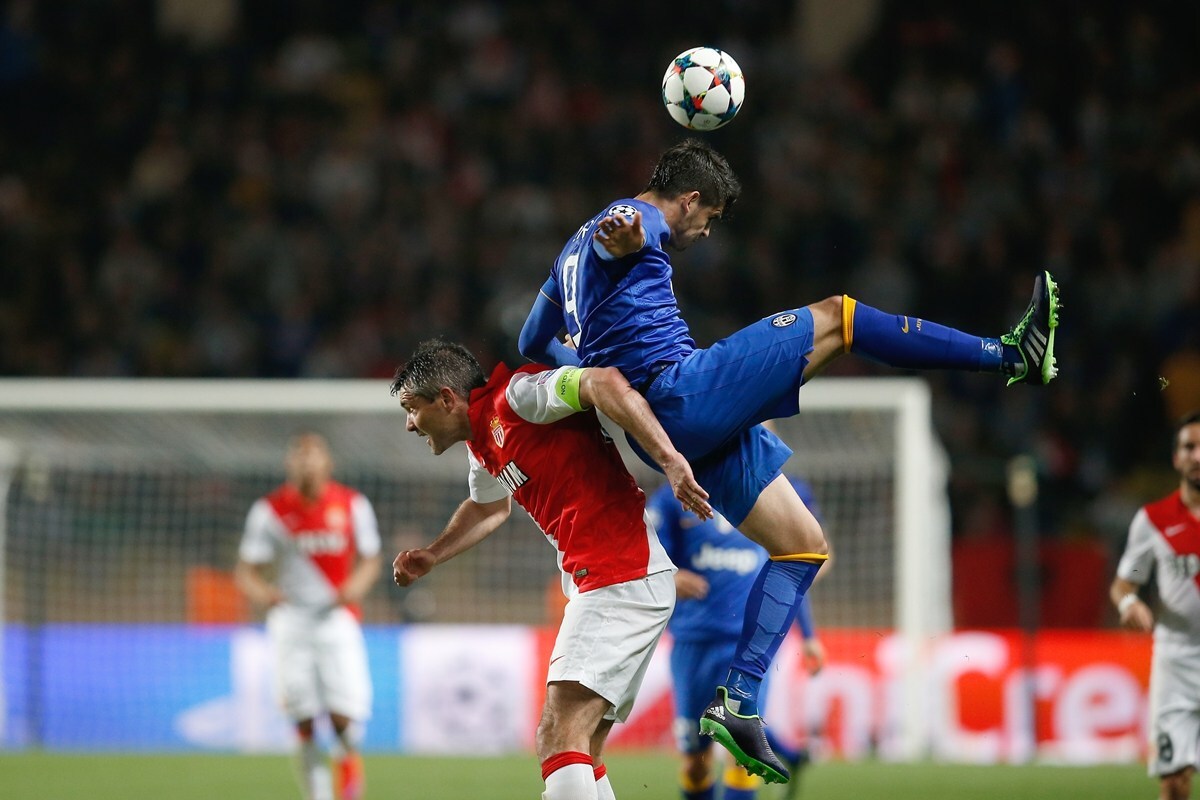 LOL官网登录入口-法兰克福发布备战花絮，今晚状态回暖，法甲任务艰巨，心理建设被强调(法兰克福特产必购物清单)