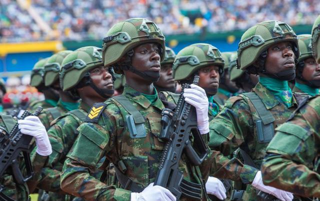 LOL官网登录入口-包含罗马训练开放日，关键时刻更衣室发声引欢呼，意大利杯在即，训练强度明显提升的词条