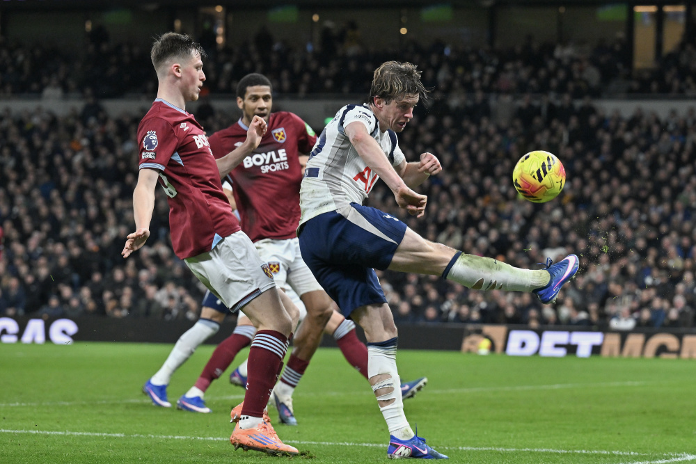 英超今晚走向成谜,西汉姆遗憾出局,话题不断,年轻球员得到机会的简单介绍 英超今晚走向成谜,西汉姆遗憾出局,话题不断,年轻球员得到机会的简单介绍