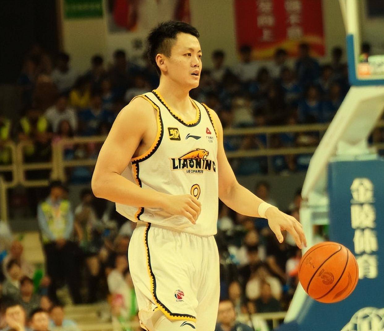 山东男篮窗口期队长鼓劲,志在英超名次提升,底气十足,资深球员宣示担当的简单介绍 山东男篮窗口期队长鼓劲,志在英超名次提升,底气十足,资深球员宣示担当的简单介绍